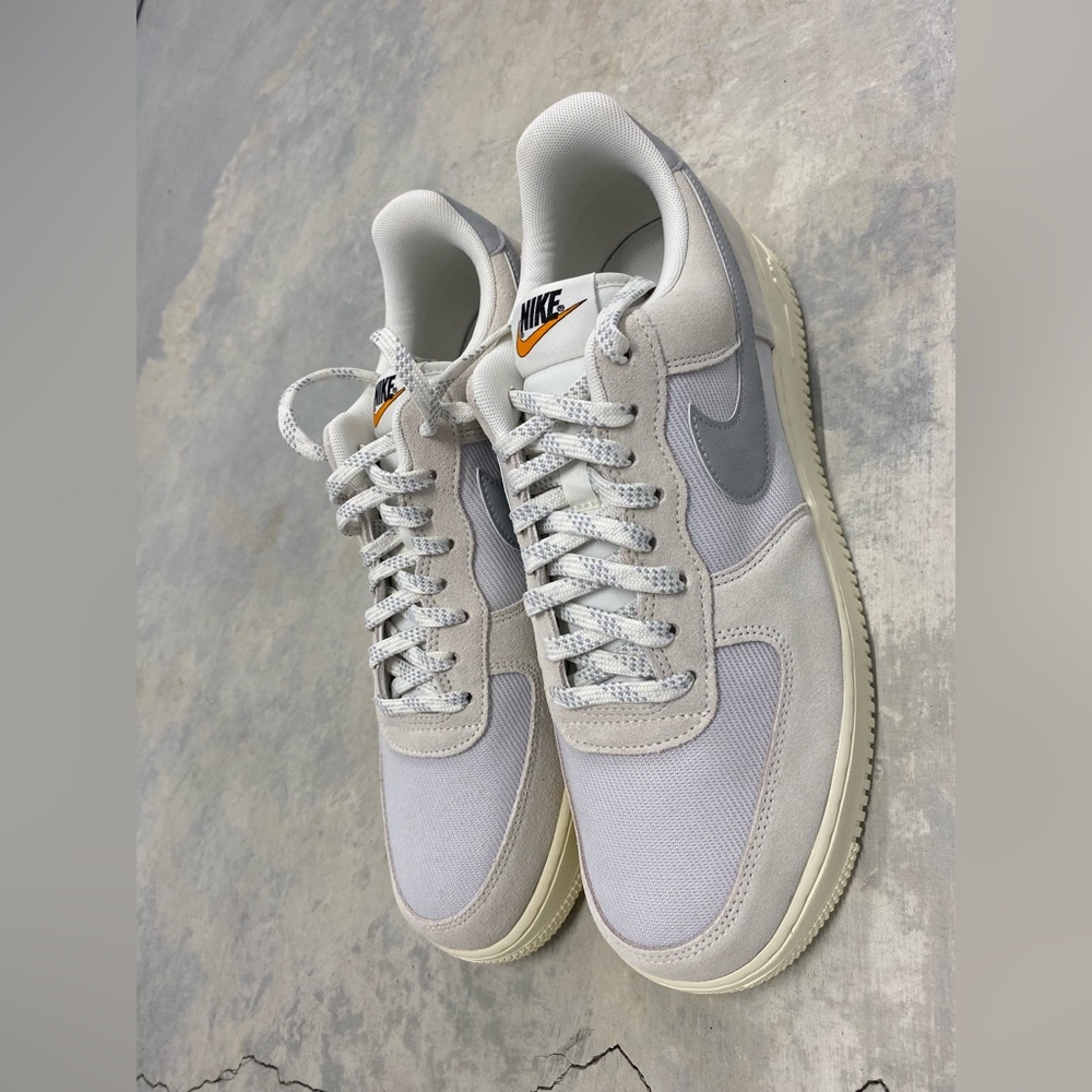 Nike Air Force 1 07 LV8